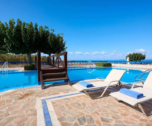 Exterior - Sharing Pool