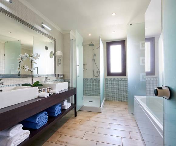 Main Building Family Room - Bathroom