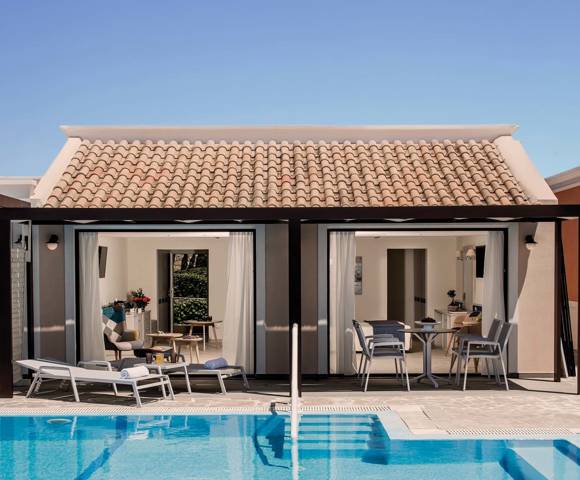 Seafront Suite Sharing Pool - Pool