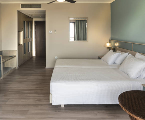 Main Building Double Room Garden View