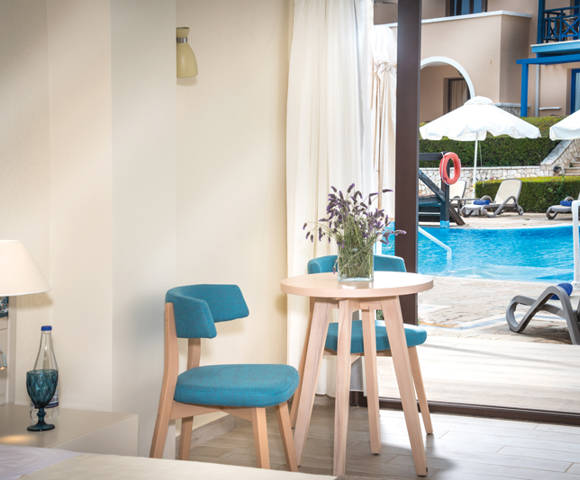 Double Room Bungalow Swim Up 031125