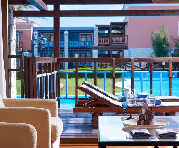 Maisonette Sharing Pool - Balcony